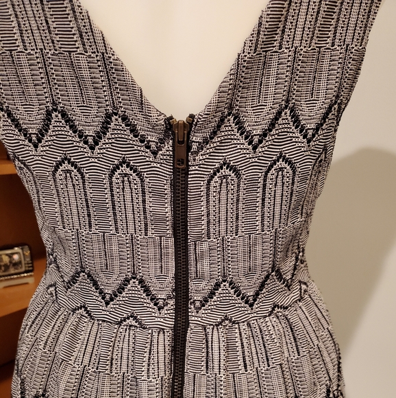 Lucky Brand Black and Gray Art Deco Dress - Picture 9 of 11